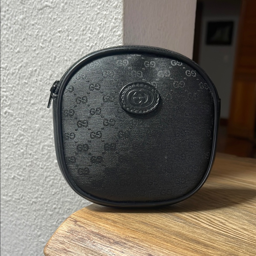 Authentic Gucci Vintage GG Monogram Leather Vintage Zip Coin Case